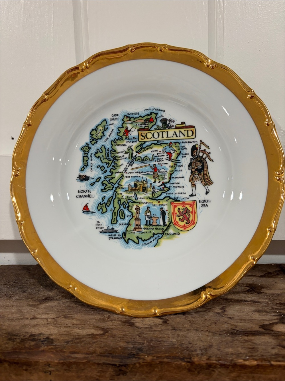 Scotland Map Decorative Plate with Gold Rim